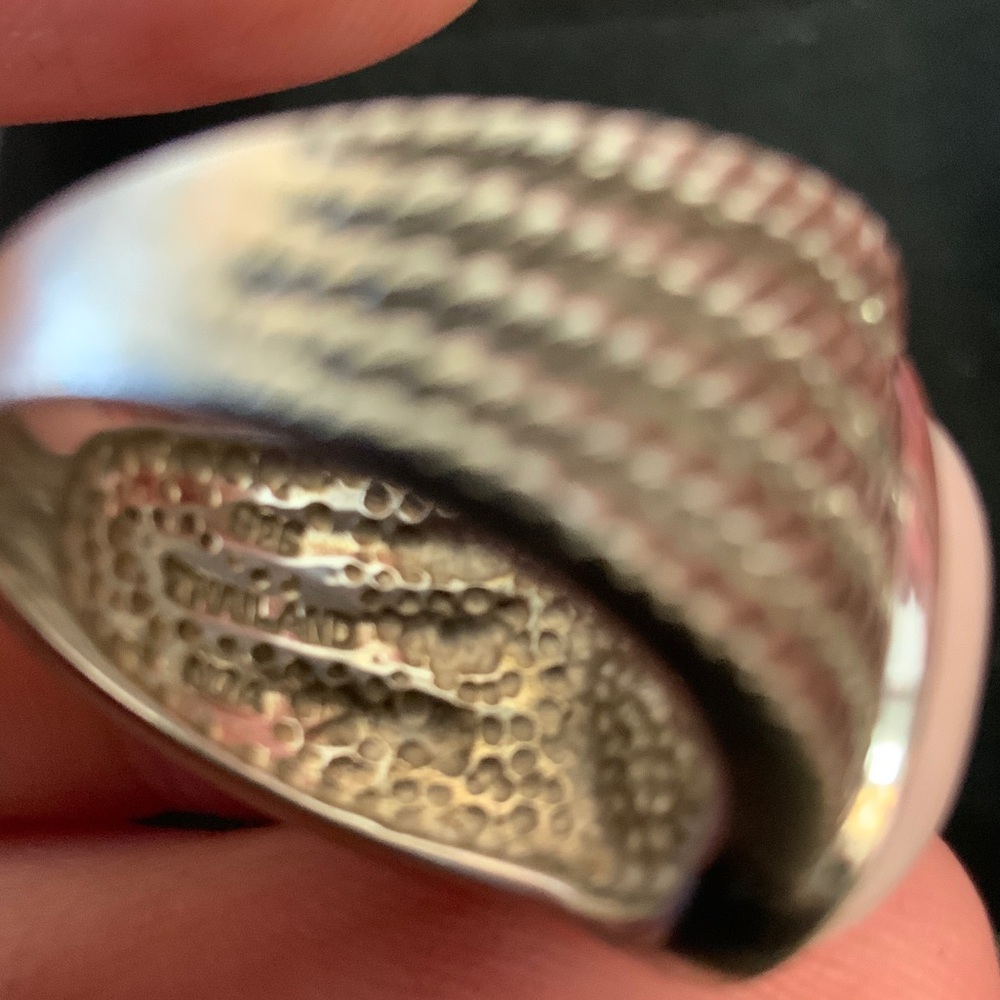 Elegant Silver and Pink Stone Ring - Picture 5 of 6